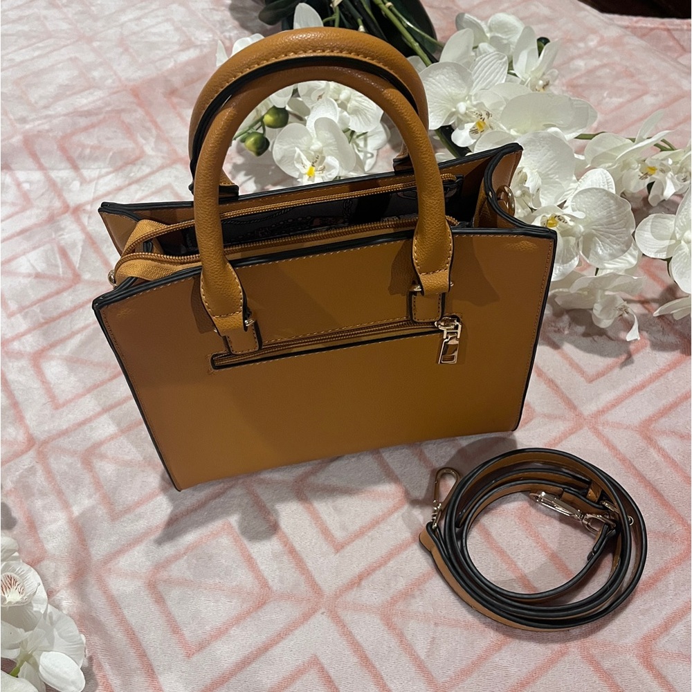 ✨💛 Elegant Marigold Yellow Handbag Crossbody Purse 💛✨